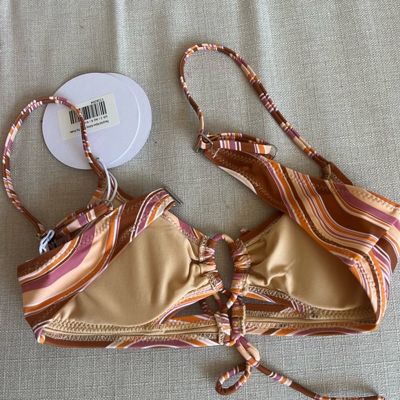 Princess Polly swim top - Picture 2 of 3